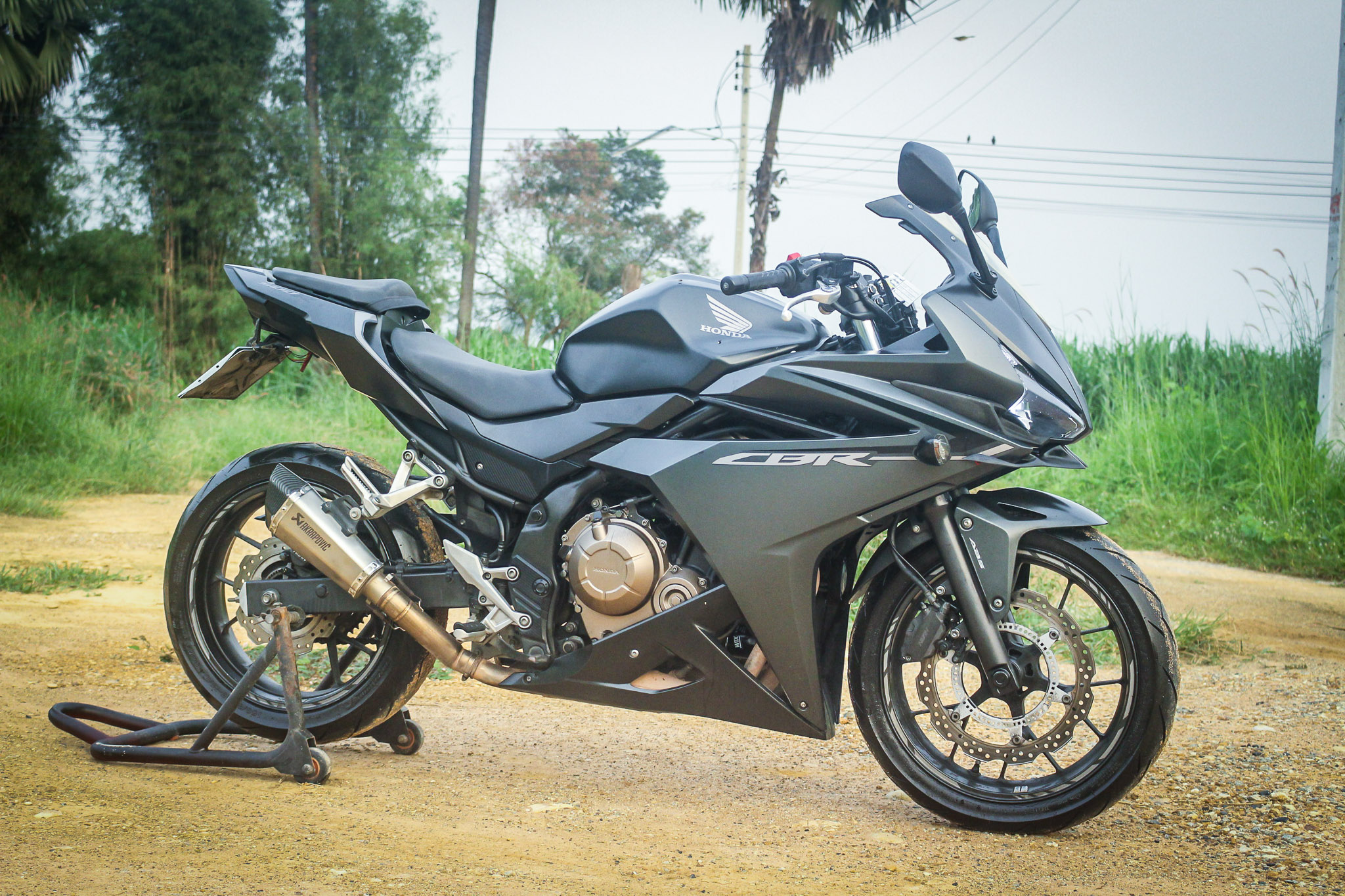 Honda CBR500R Black-Gray
